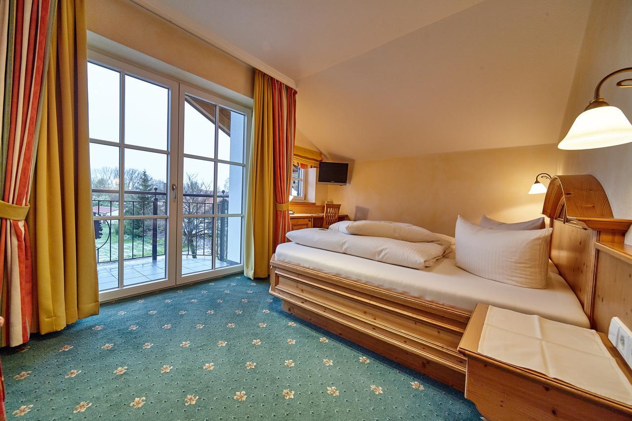 Landhotel Gruener Baum Westendorf  Exterior photo